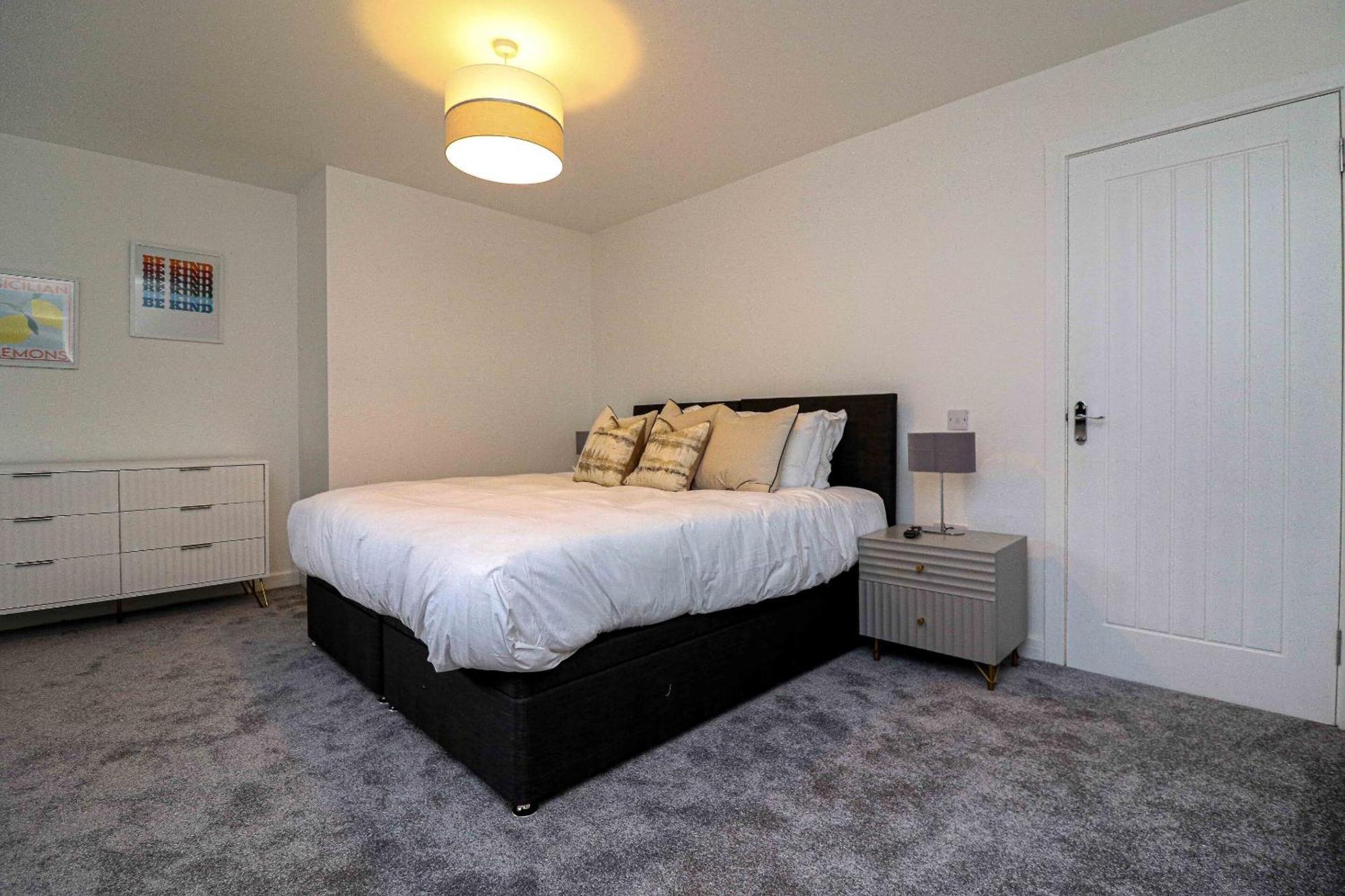 Wyndford Riverside House Глазгоу Екстериор снимка
